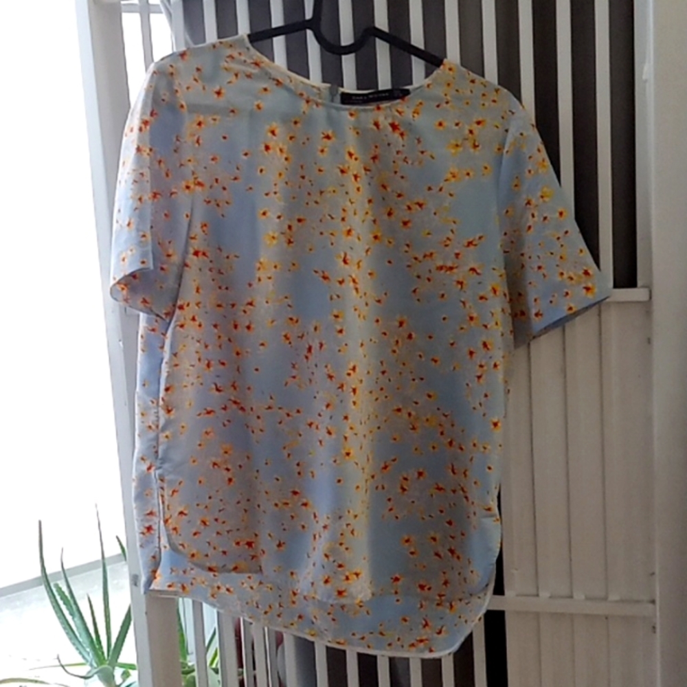 *last day - moving sale* ZARA light blue floral top size M 5 for 10
